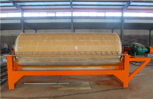 铁矿磁选机，山东铁矿磁选机工作原理磁性有多强_山东铁矿磁选机工作原理铁精粉流程及转速有什么规定